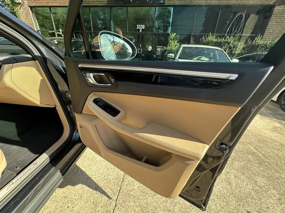 2017 Porsche Macan - Image 7 of 19