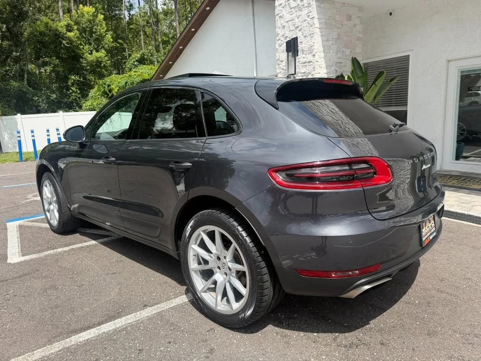 2017 Porsche Macan - Image 11 of 20