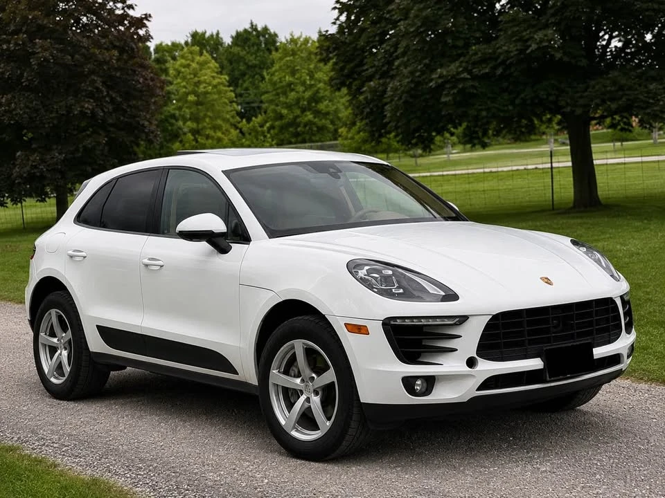 2017 Porsche Macan - Image 2 of 20