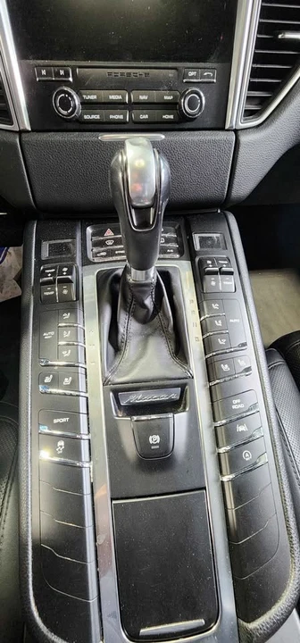 2017 Porsche Macan - Image 10 of 13