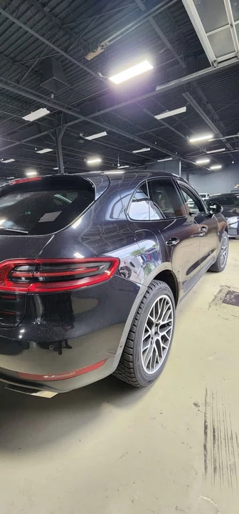 2017 Porsche Macan - Image 5 of 13