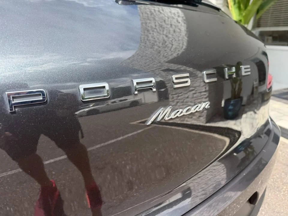2017 Porsche Macan - Image 15 of 20