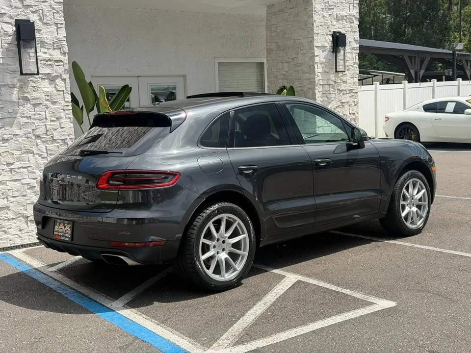 2017 Porsche Macan - Image 17 of 20
