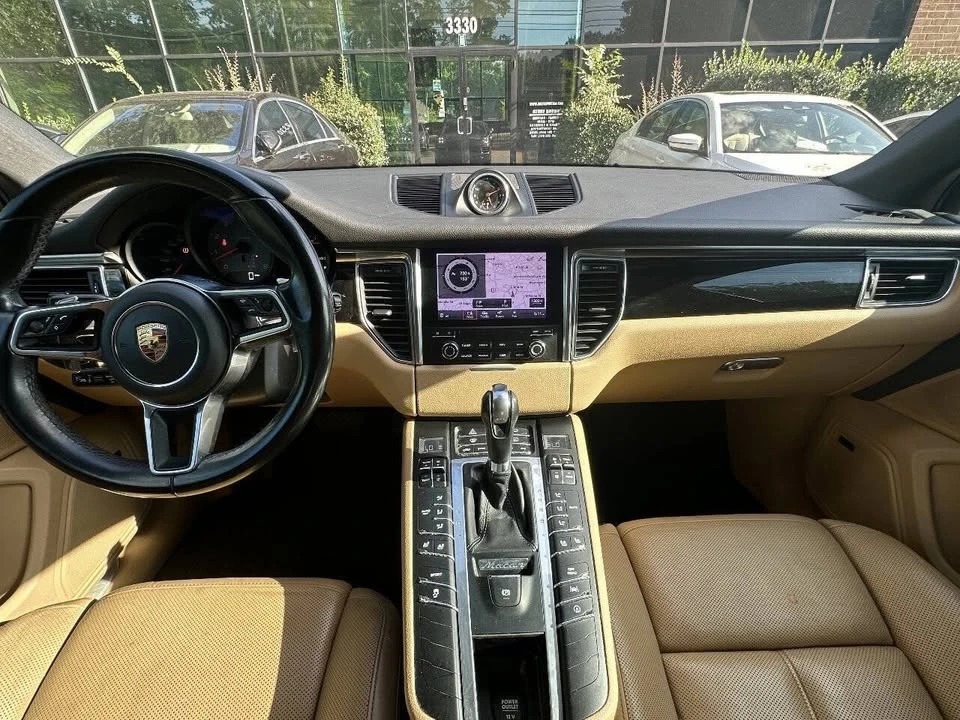 2017 Porsche Macan - Image 11 of 19