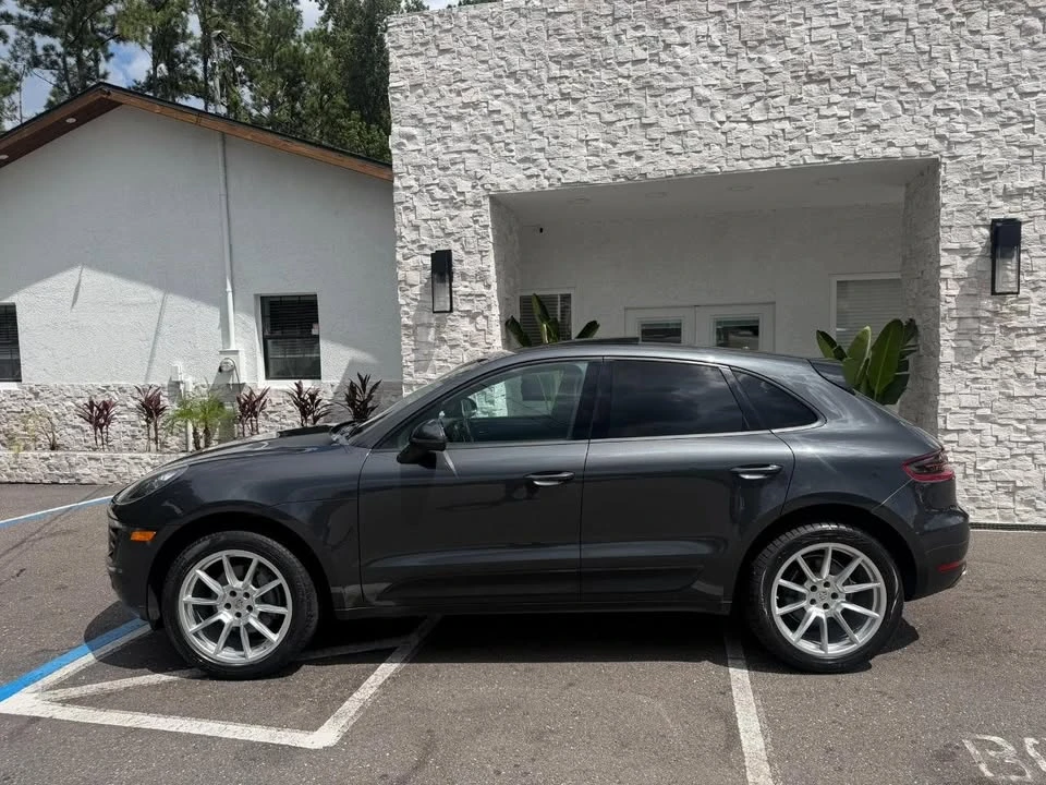 2017 Porsche Macan - Image 2 of 20