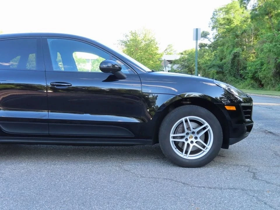 2017 Porsche Macan - Image 17 of 20