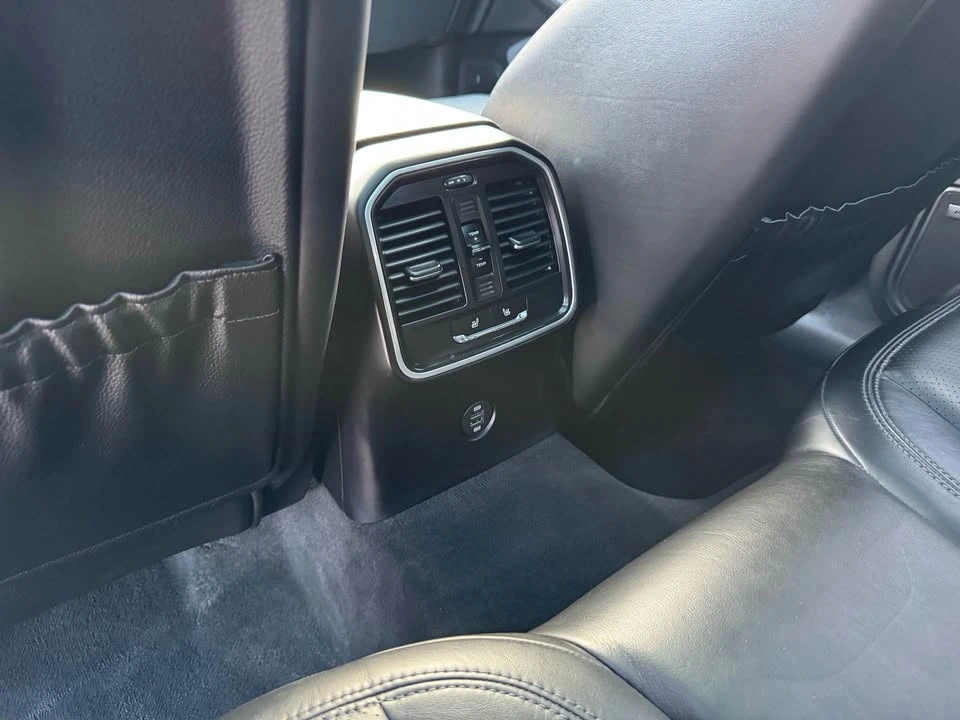 2017 Porsche Macan - Image 18 of 20