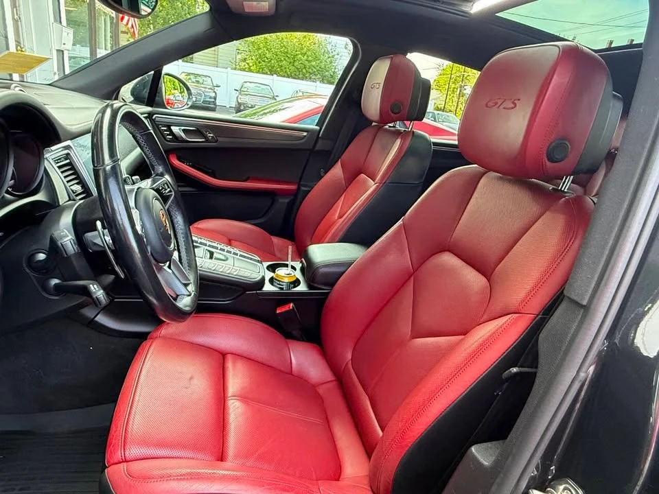 2017 Porsche Macan - Image 10 of 16