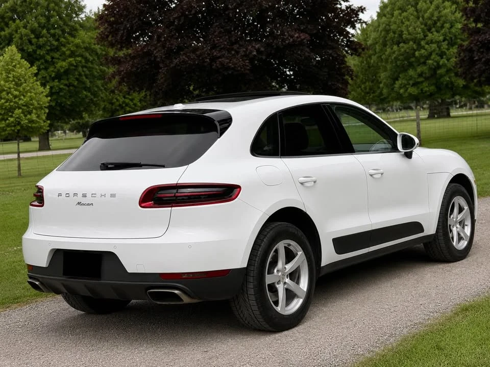 2017 Porsche Macan - Image 6 of 20