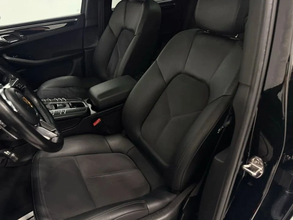 2017 Porsche Macan - Image 16 of 20