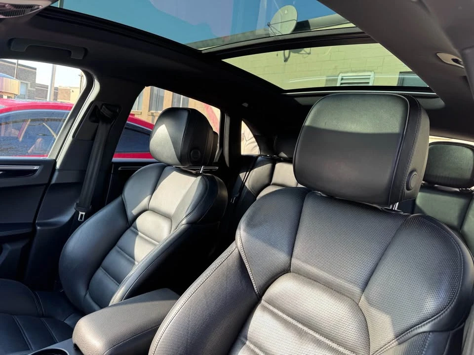 2017 Porsche Macan - Image 11 of 20