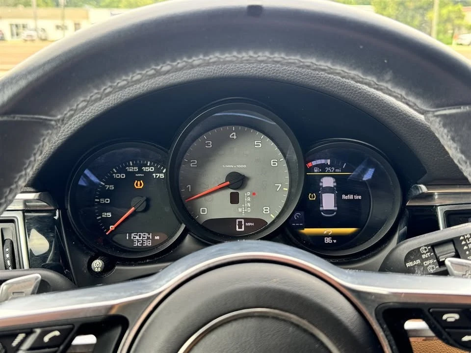 2017 Porsche Macan - Image 7 of 13
