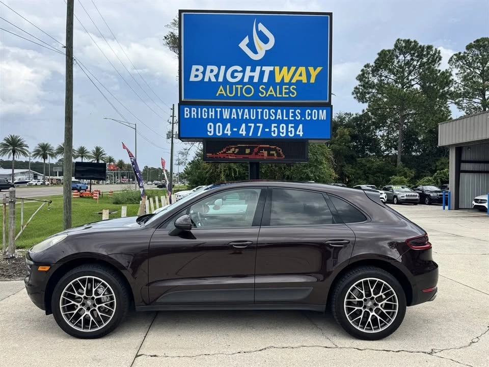 2017 Porsche Macan - Image 2 of 13