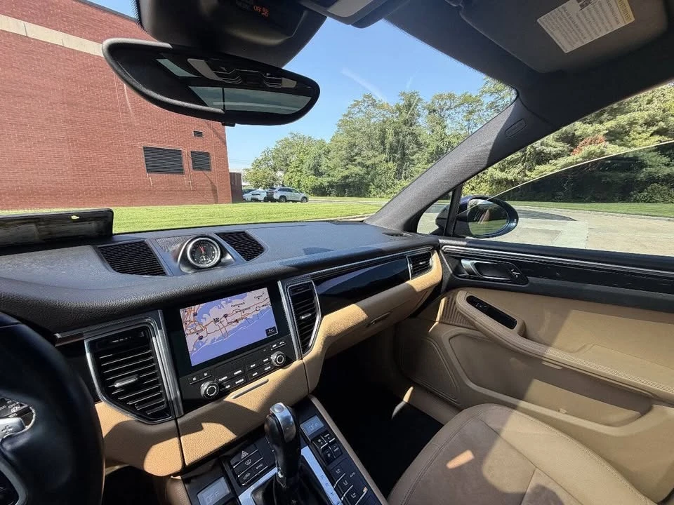 2017 Porsche Macan - Image 11 of 14