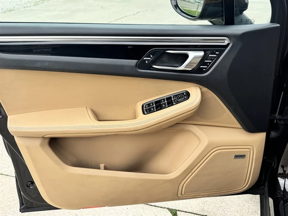 2017 Porsche Macan - Image 13 of 13