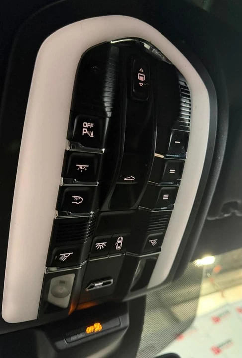 2017 Porsche Macan - Image 20 of 20