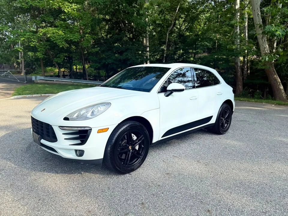 2017 Porsche Macan - Image 2 of 15