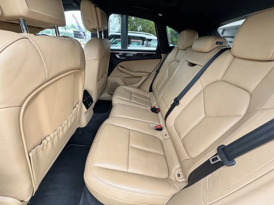 2017 Porsche Macan - Image 12 of 13