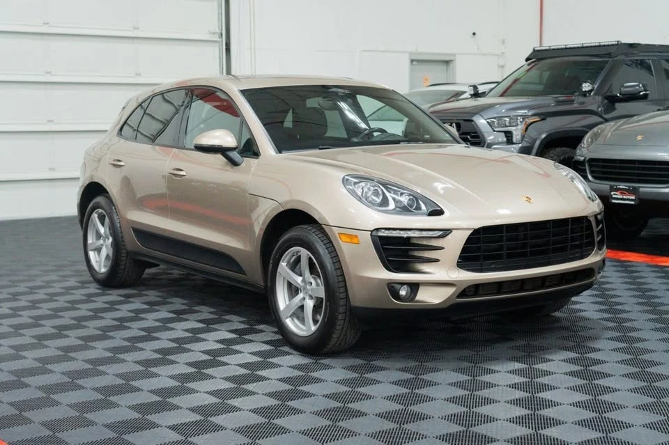 2017 Porsche Macan - Image 11 of 20