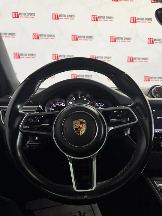 2017 Porsche Macan - Image 17 of 20