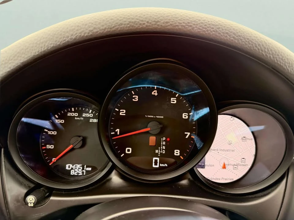 2017 Porsche Macan - Image 9 of 15