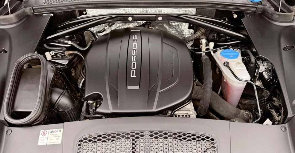 2017 Porsche Macan - Image 8 of 15