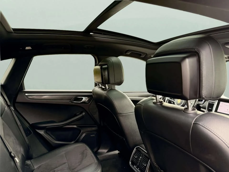 2017 Porsche Macan - Image 4 of 15