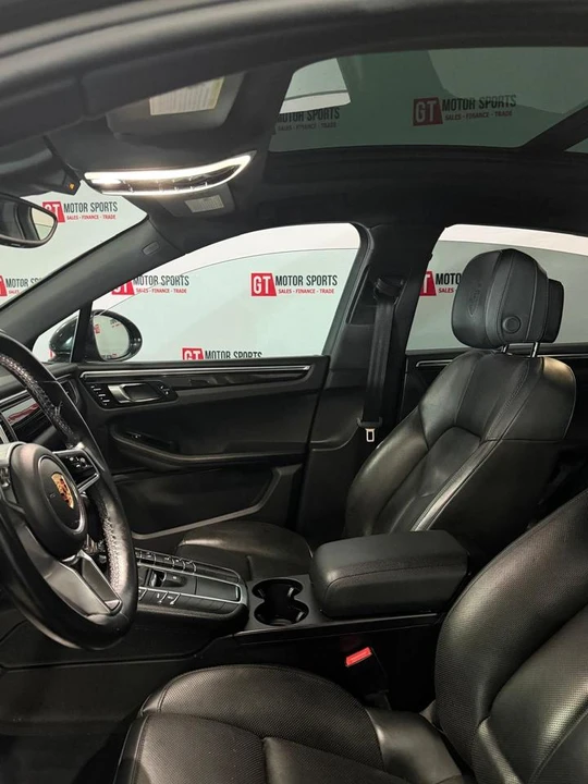 2017 Porsche Macan - Image 7 of 20