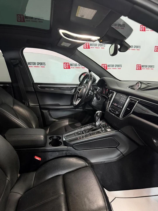 2017 Porsche Macan - Image 11 of 20