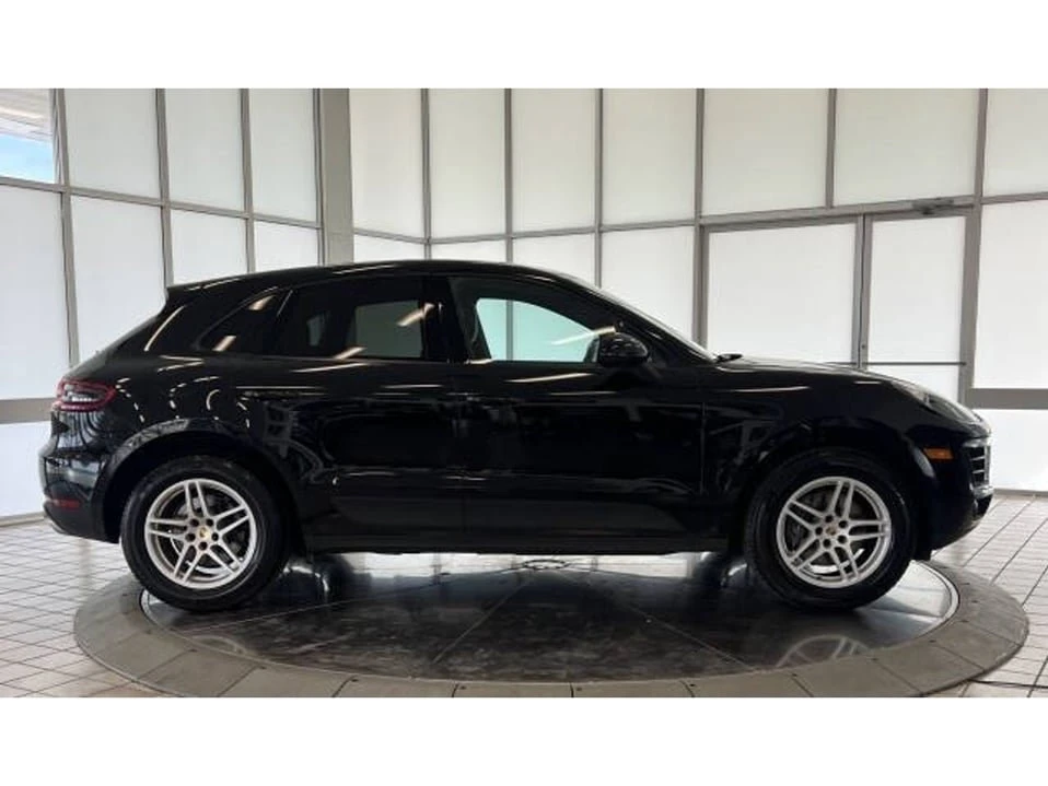 2017 Porsche Macan - Image 8 of 20
