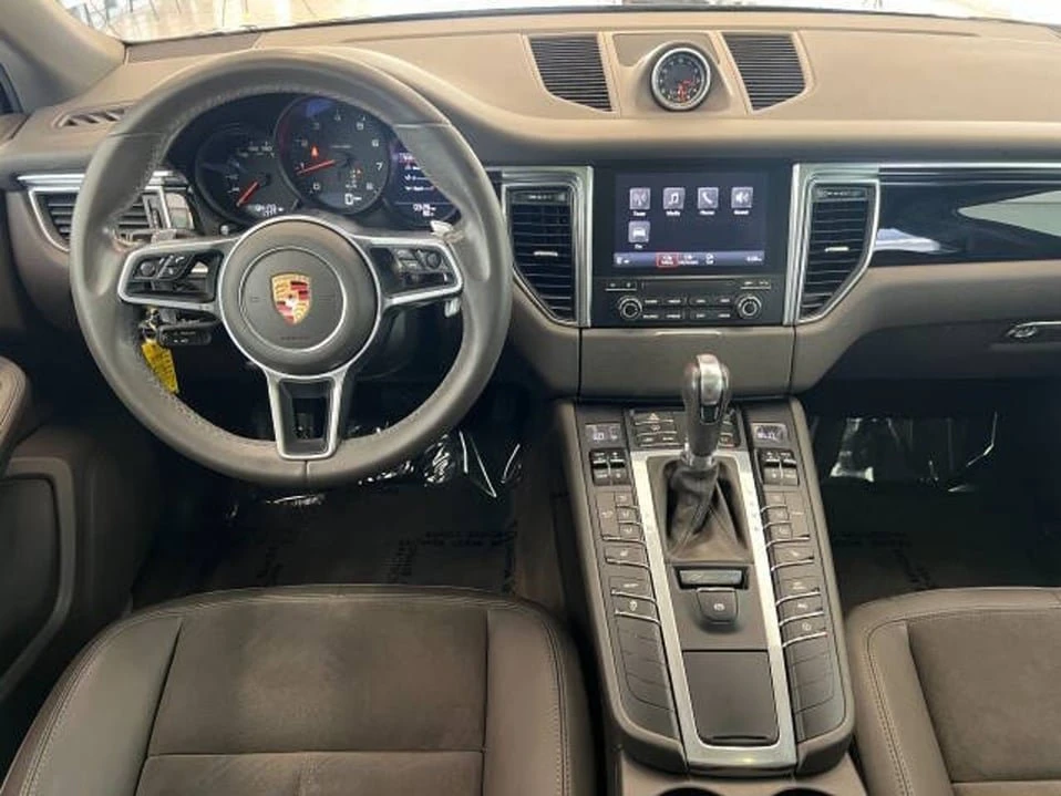 2017 Porsche Macan - Image 18 of 20