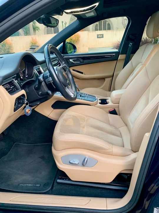 2017 Porsche Macan - Image 6 of 10