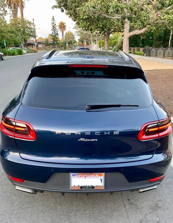 2017 Porsche Macan - Image 4 of 10