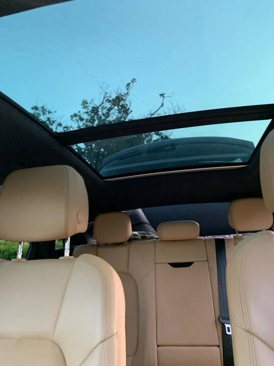 2017 Porsche Macan - Image 8 of 10