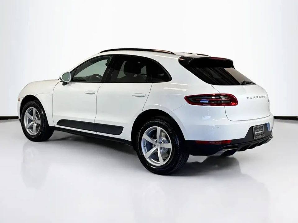 2017 Porsche Macan - Image 3 of 9