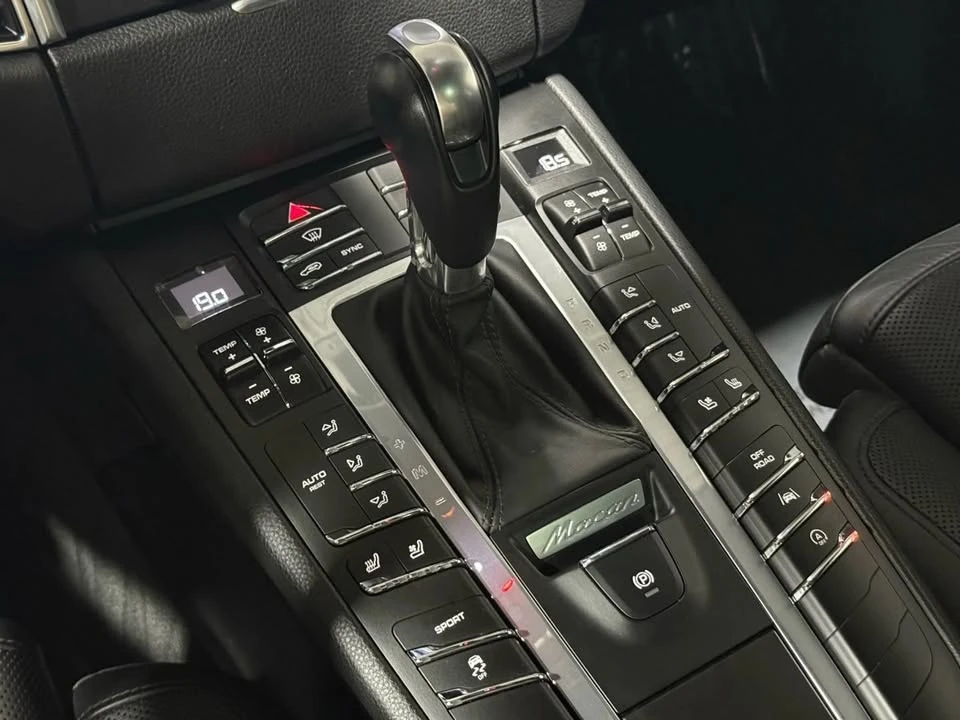 2017 Porsche Macan S - Image 10 of 16