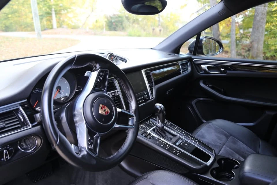 2017 Porsche Macan S - Image 6 of 17