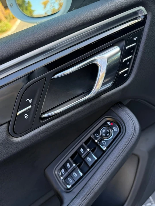 2017 Porsche Macan S - Image 7 of 7