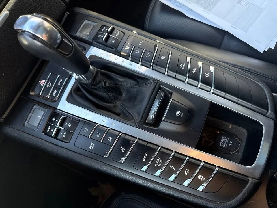 2017 Porsche Macan S - Image 7 of 8