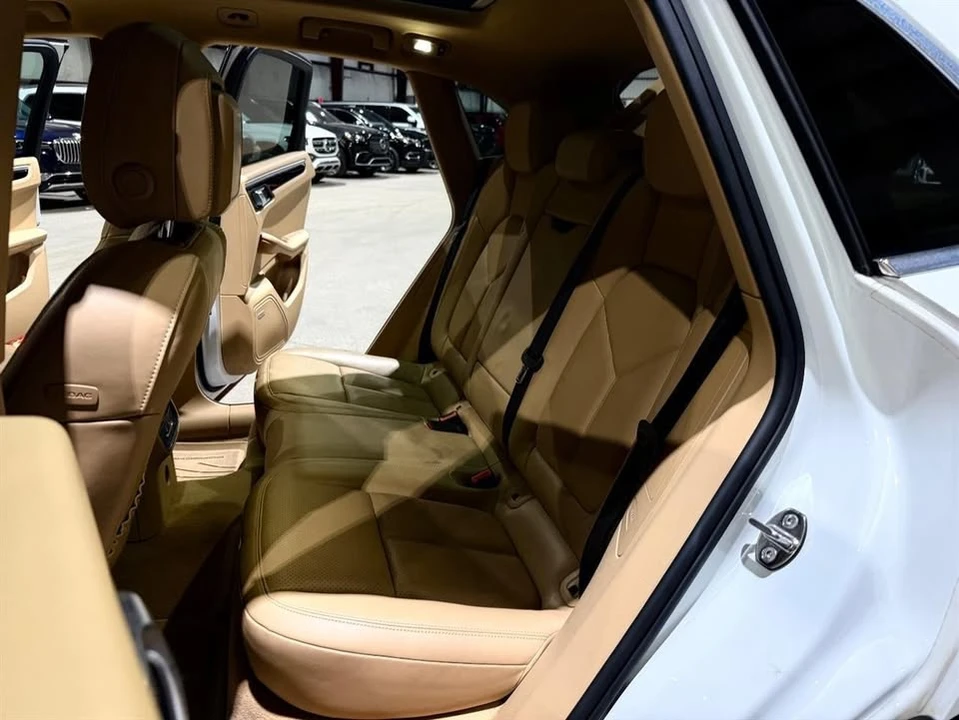 2017 Porsche Macan S - Image 18 of 20