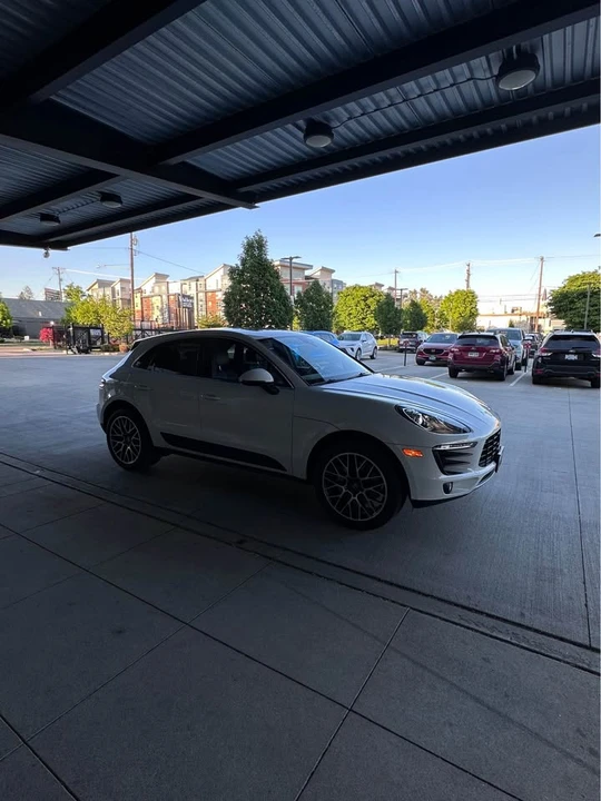 2017 Porsche Macan S - Image 2 of 8