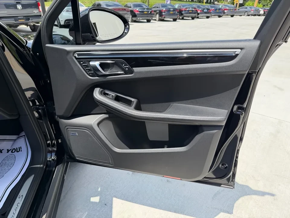2017 Porsche Macan S - Image 7 of 21