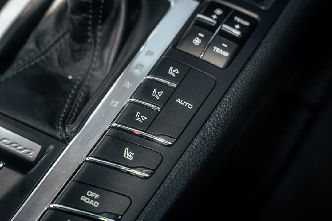 2017 Porsche Macan S - Image 26 of 31