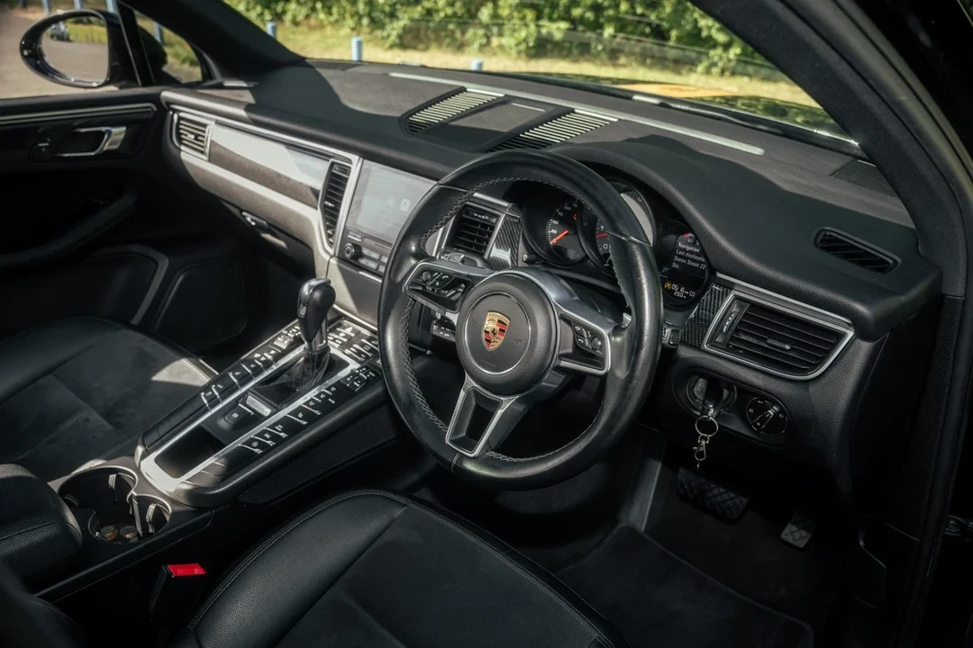 2017 Porsche Macan S - Image 7 of 31