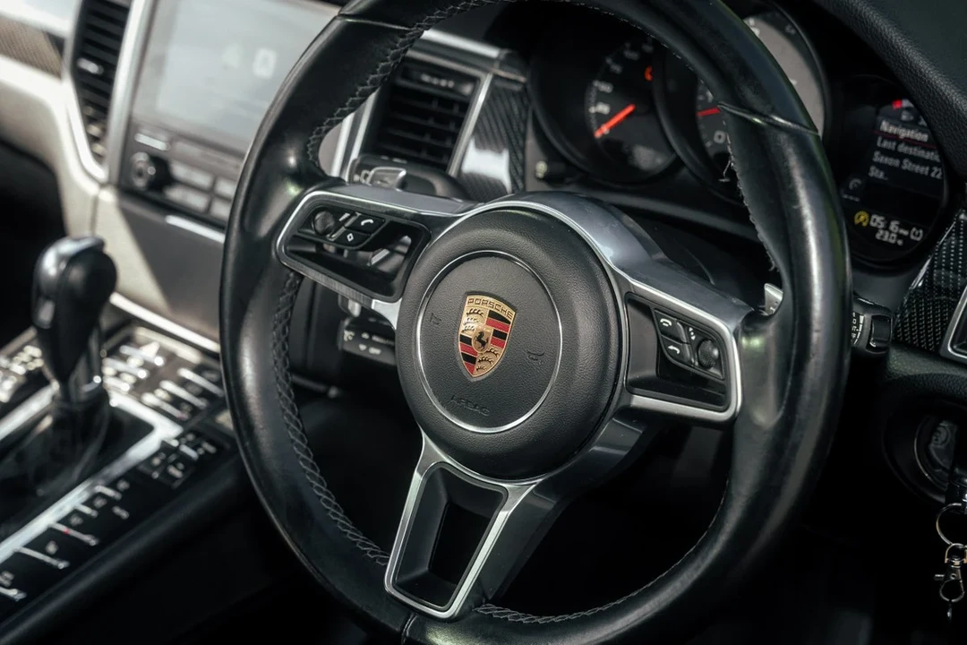 2017 Porsche Macan S - Image 27 of 31