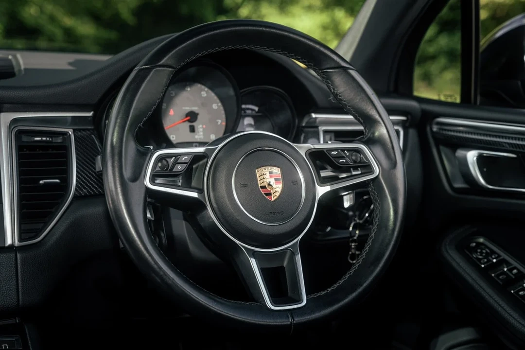 2017 Porsche Macan S - Image 8 of 31