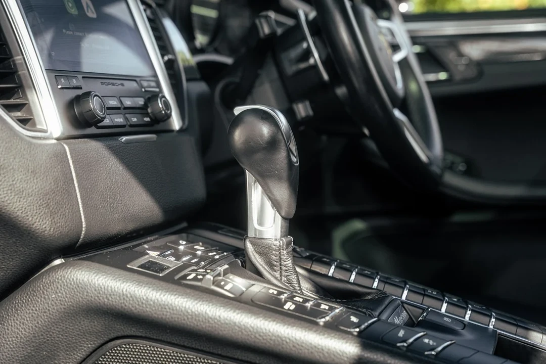 2017 Porsche Macan S - Image 10 of 31