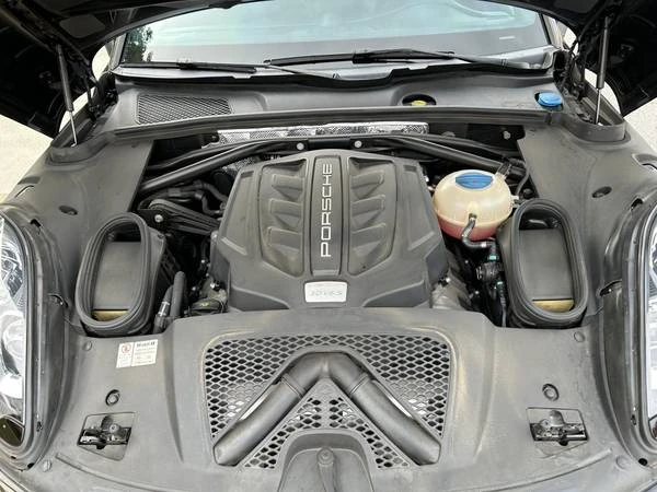 2017 Porsche Macan S - Image 7 of 10