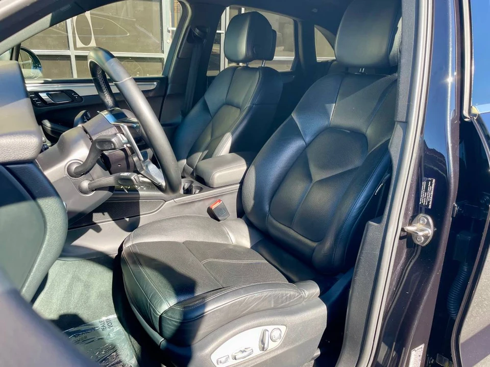 2017 Porsche Macan S - Image 9 of 12