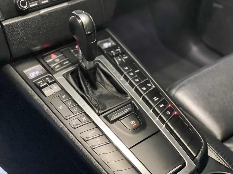 2017 Porsche Macan S - Image 8 of 12
